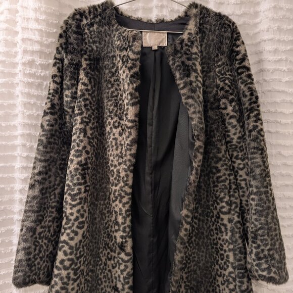 Fab Faux Fur Coat! - Picture 2 of 10
